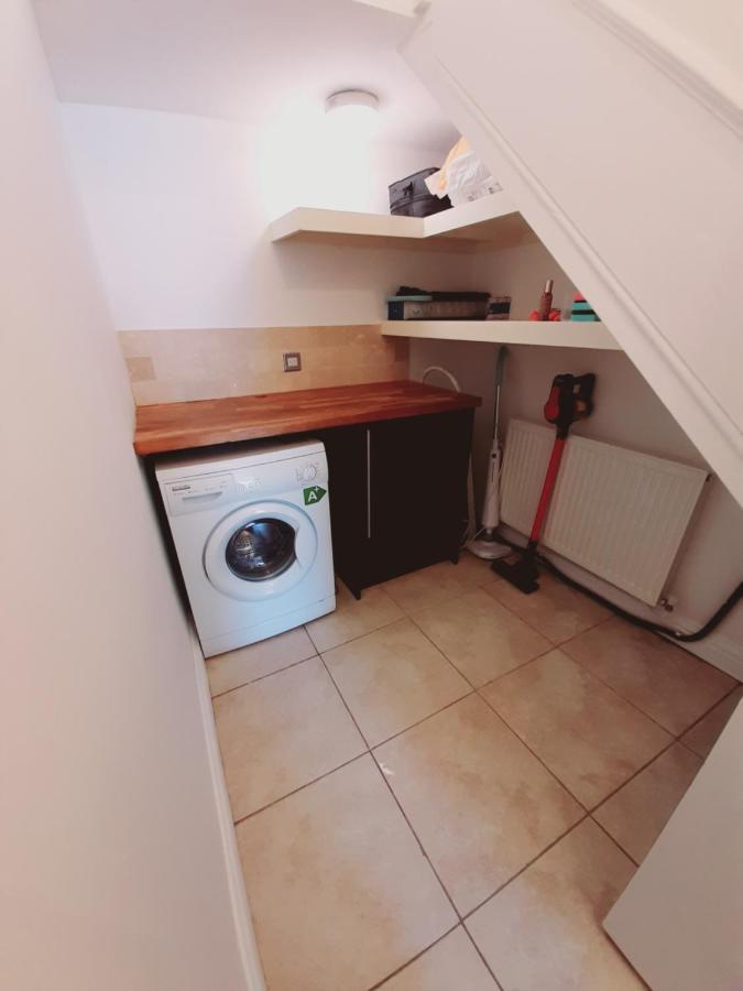Cosy 1 Bedroom Apartment In The Heart Of חלנדודנו מראה חיצוני תמונה